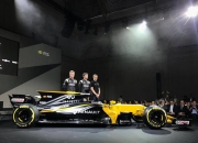 开云平台-索伯车队险胜雷诺车队，拉塞尔扛起全队